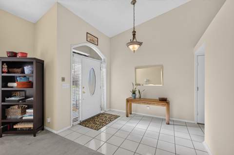 1011 Woodfield Circle, Palm Beach Gardens FL - photo 10 of 39