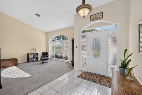 1011 Woodfield Circle, Palm Beach Gardens FL - photo 12 of 39