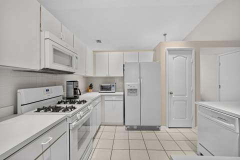 1011 Woodfield Circle, Palm Beach Gardens FL - photo 20 of 39