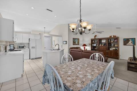 1011 Woodfield Circle, Palm Beach Gardens FL - photo 24 of 39