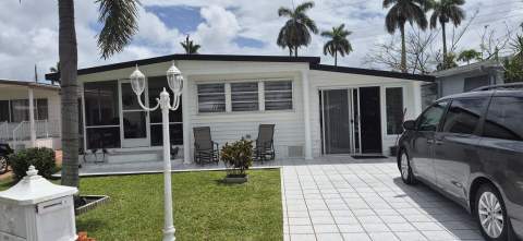 8670 SW 18th Place, Davie FL - photo 16 of 22