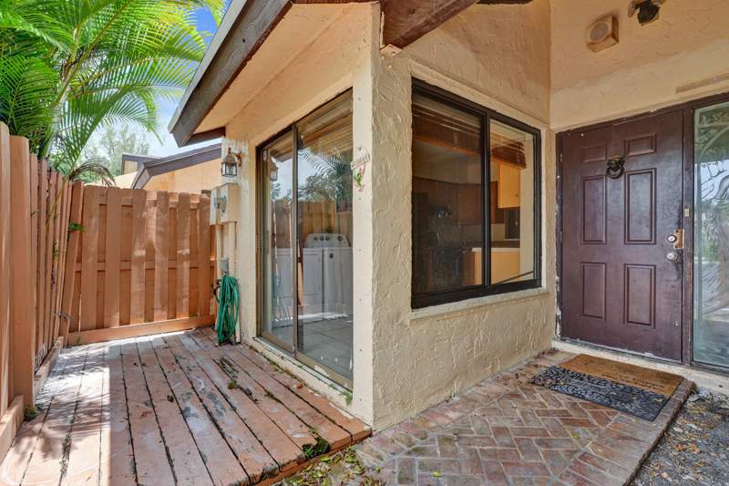 2 bedroom Townhouse at 3810 NW 77th Avenue, Sundance on Stirling, Davie — photo 3