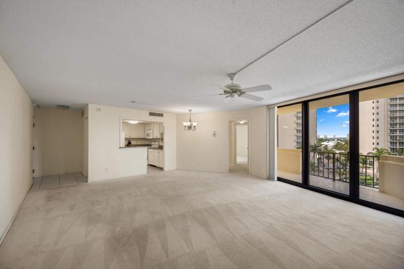 2 bedroom Condominium at 2800 N Ocean Drive #A-8B, Phoenix Towers Condo, Riviera Beach — photo 4