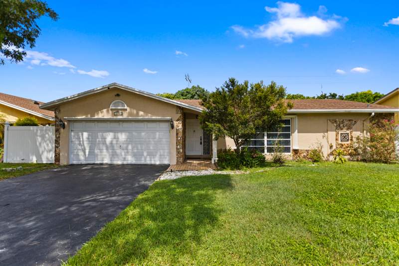 4 bedroom Single Family Residence at 3750 NW 73rd Avenue, Boulevard West, Lauderhill — photo 3