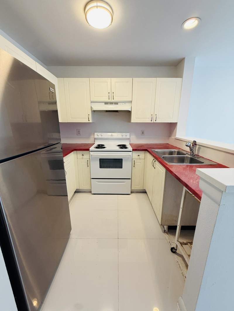 2 bedroom Condominium at 4791 Via Palm Lakes #1706, Palm Lake Condo, West Palm Beach — photo 4