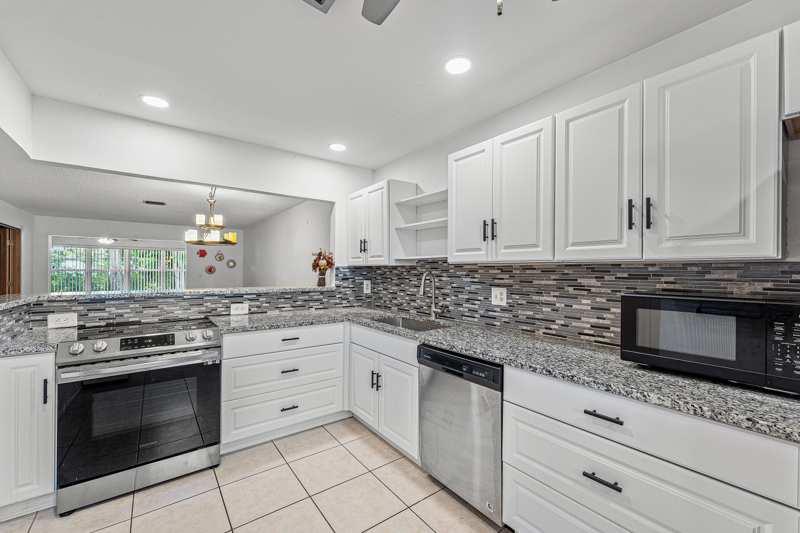 2 bedroom Condominium at 2638 Gately Drive #125, Cresthaven Townhomes Sec 5 Condo, West Palm Beach — photo 1