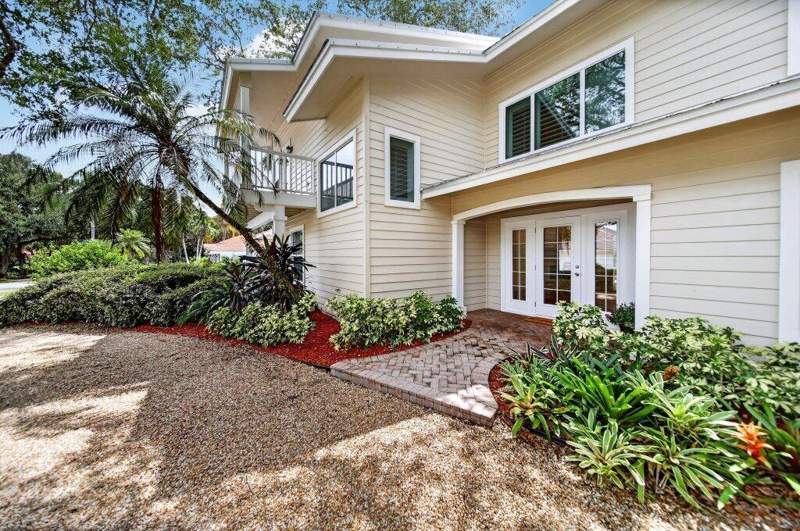 4 bedroom Single Family Residence at 15 Heritage Way, Heritage Place, Sewalls Point — photo 3