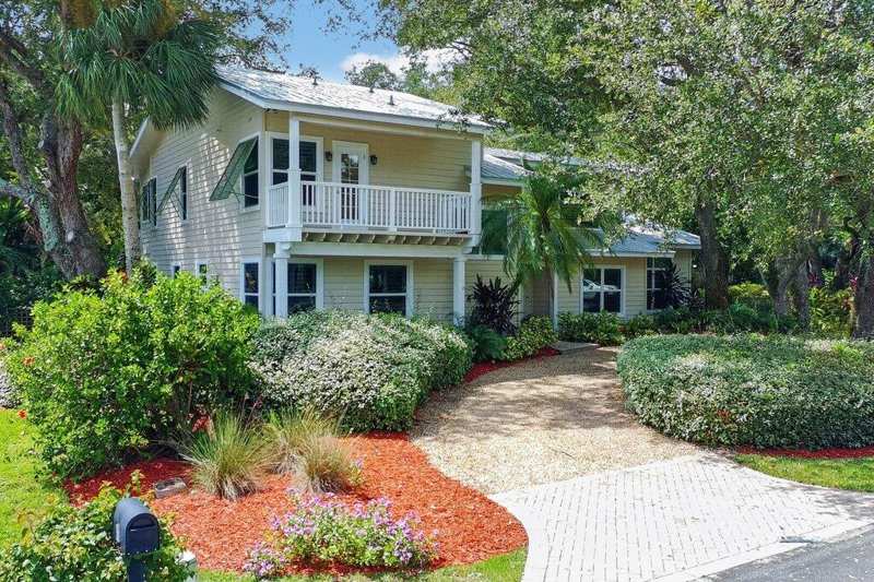 4 bedroom Single Family Residence at 15 Heritage Way, Heritage Place, Sewalls Point — photo 1