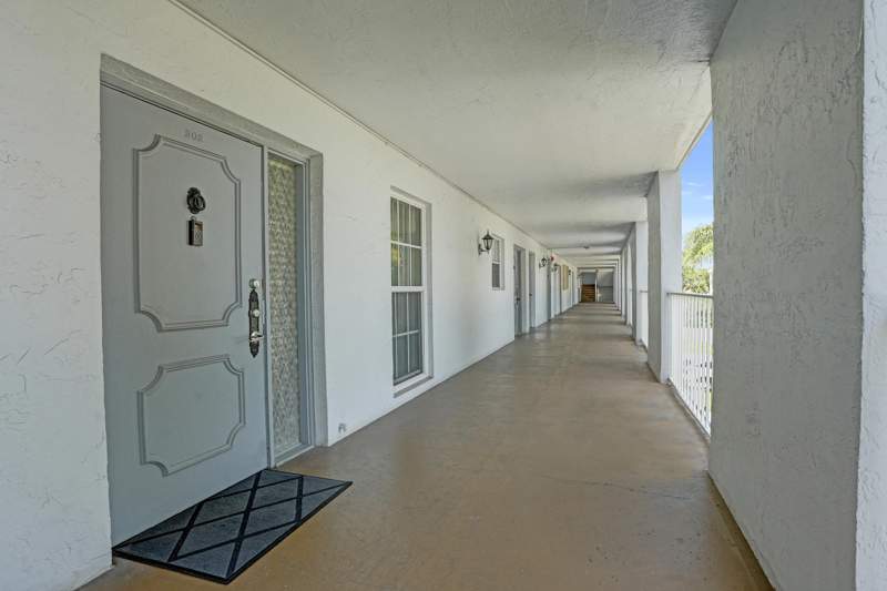 2 bedroom Condominium at 7980 N French Drive #3-202, French Villas Condo, Pembroke Pines — photo 4