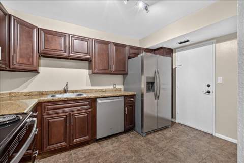 4200 Hillcrest Drive #217, Hollywood FL - photo 6 of 36