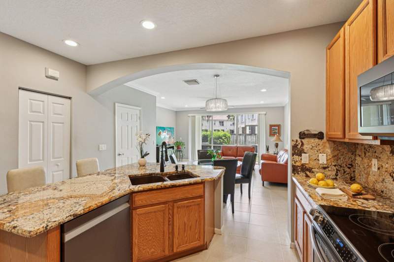 2 bedroom Townhouse at 9070 Tremezzo Lane, Melrose Pud Verona Lakes Tr C1, Boynton Beach — photo 3