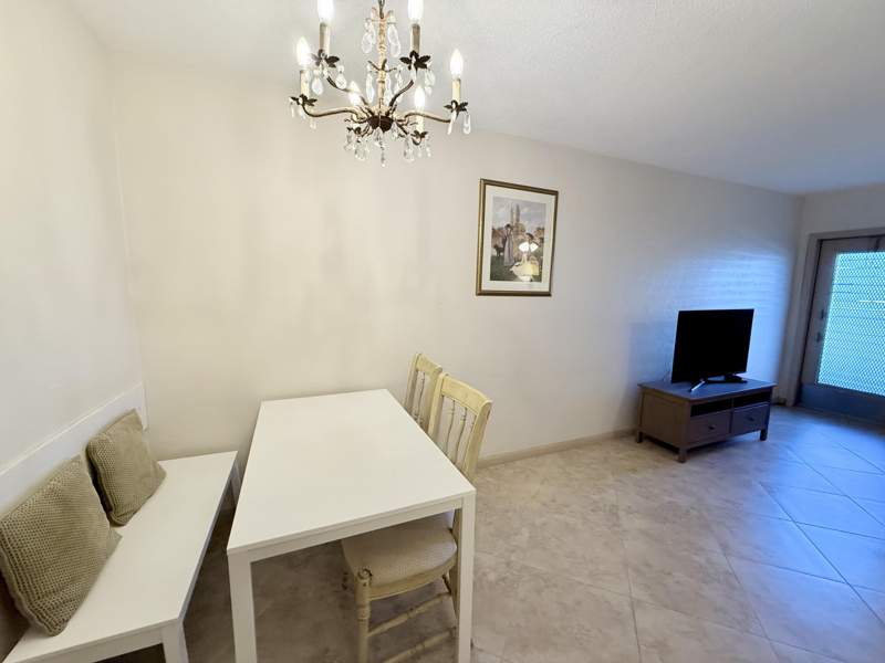 1 bedroom Condominium at 2204 Lake Osborne Drive #5, Lakeside Point Apt 6 Condo, Lake Worth Beach — photo 4