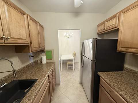 2204 Lake Osborne Drive #5, Lake Worth Beach FL - photo 6 of 18