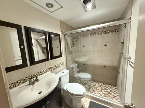 2204 Lake Osborne Drive #5, Lake Worth Beach FL - photo 8 of 18