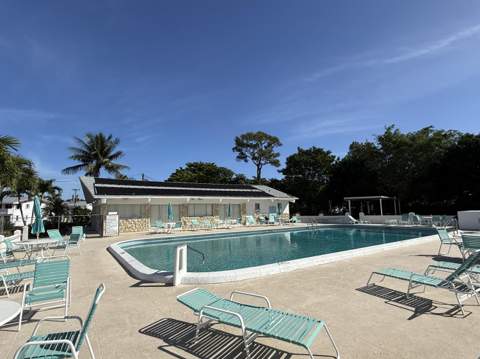 2204 Lake Osborne Drive #5, Lake Worth Beach FL - photo 11 of 18