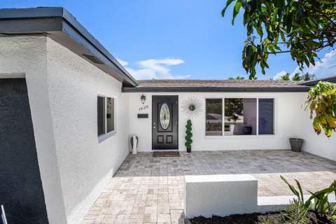 1620 SW 4th Avenue, Pompano Beach FL - photo 6 of 35