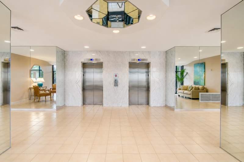 2 bedroom Condominium at 2400 Presidential Way #1105, Lands Of The President Condo 3, West Palm Beach — photo 4