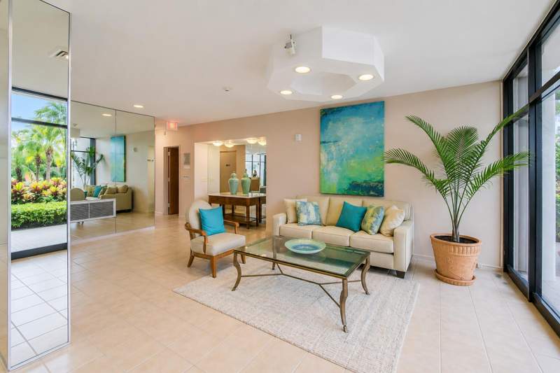 2 bedroom Condominium at 2400 Presidential Way #1105, Lands Of The President Condo 3, West Palm Beach — photo 3