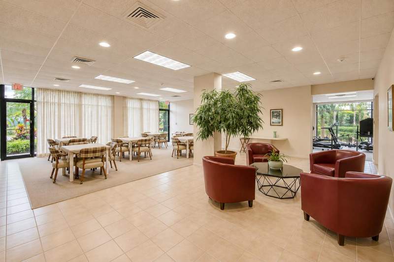 2 bedroom Condominium at 2400 Presidential Way #1105, Lands Of The President Condo 3, West Palm Beach — photo 5