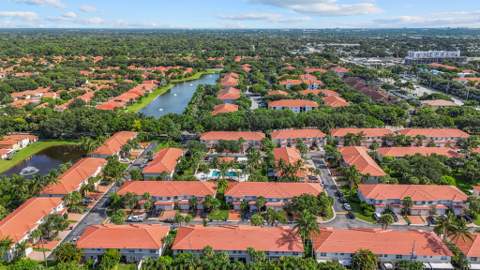 6119 Seminole Gardens Circle, Riviera Beach FL - photo 21 of 28