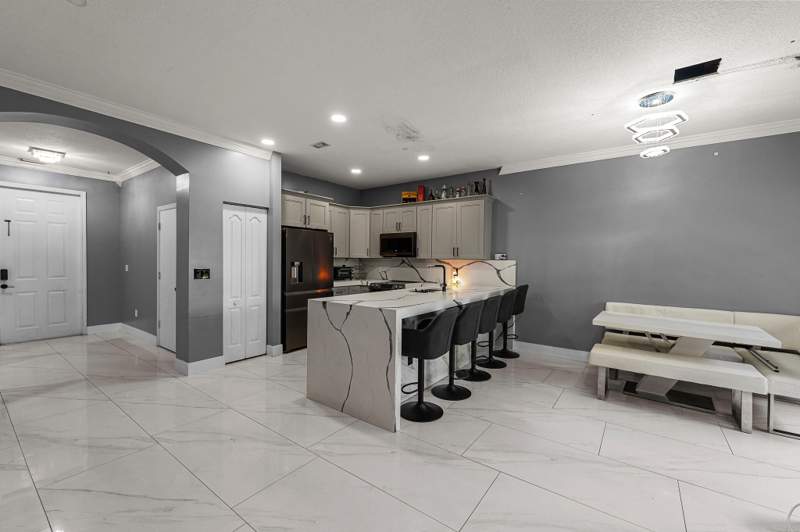 3 bedroom Townhouse at 6119 Seminole Gardens Circle, Seminole Gardens At Woodbine, Riviera Beach — photo 5