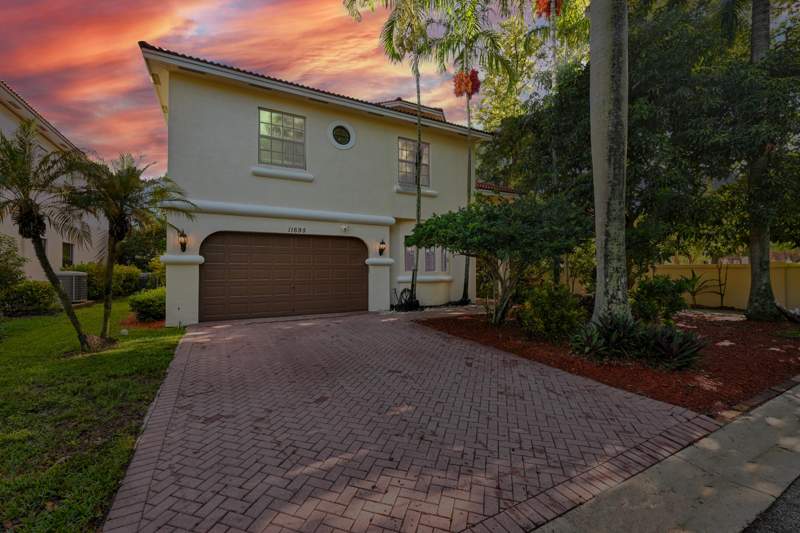 4 bedroom Single Family Residence at 11695 NW 2nd Street, St James Plat, Plantation — photo 3