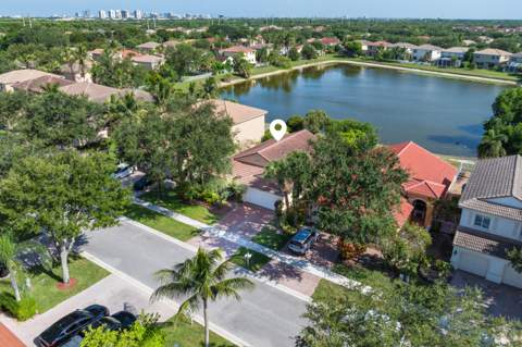 4977 Victoria Circle, West Palm Beach FL - photo 6 of 48