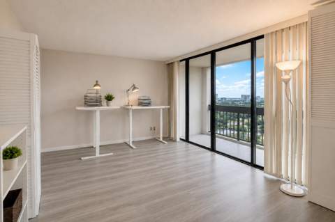 2400 Presidential Way #1105, West Palm Beach FL - photo 8 of 15