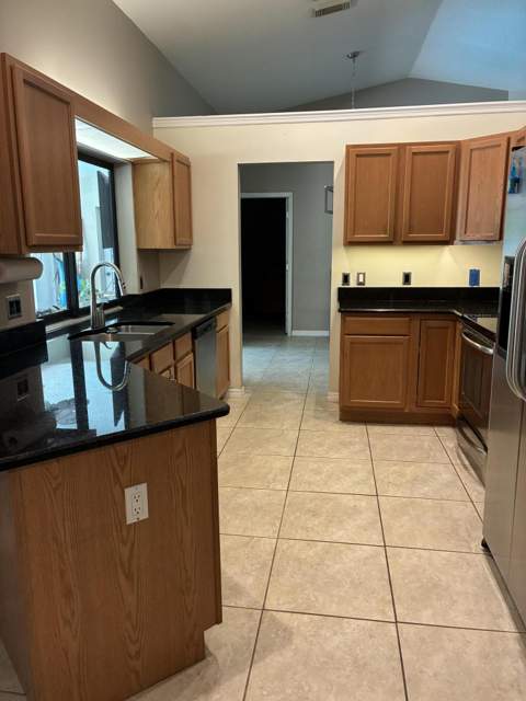 1901 SW Monterrey Lane, Port St. Lucie FL - photo 7 of 19