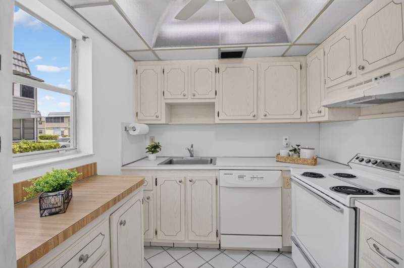 2 bedroom Condominium at 436 Brittany J Drive #436, Kings Point Brittany Condos, Delray Beach — photo 4