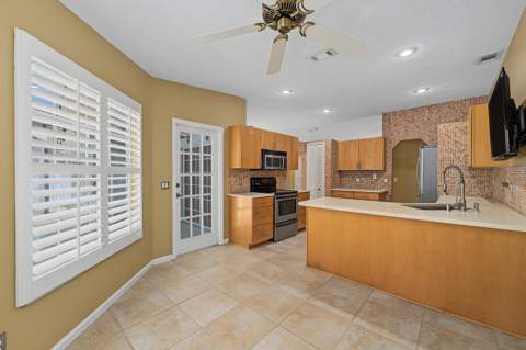 6908 Bronte Circle, Port St. Lucie FL - photo 22 of 73