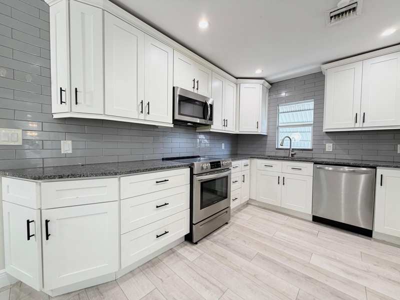 2 bedroom Single Family Residence at 528 N J Street, Lake Worth Town Of, Lake Worth Beach — photo 1