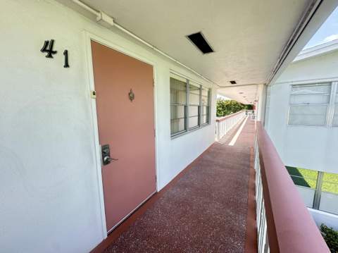 41 Lyndhurst B, Deerfield Beach FL - photo 24 of 63