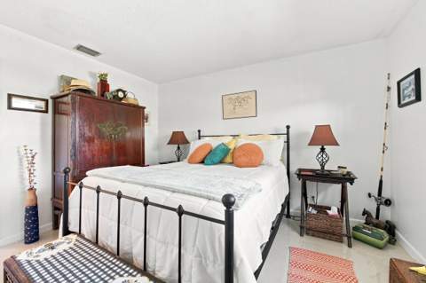 2761 Emory Drive #B, West Palm Beach FL - photo 8 of 25