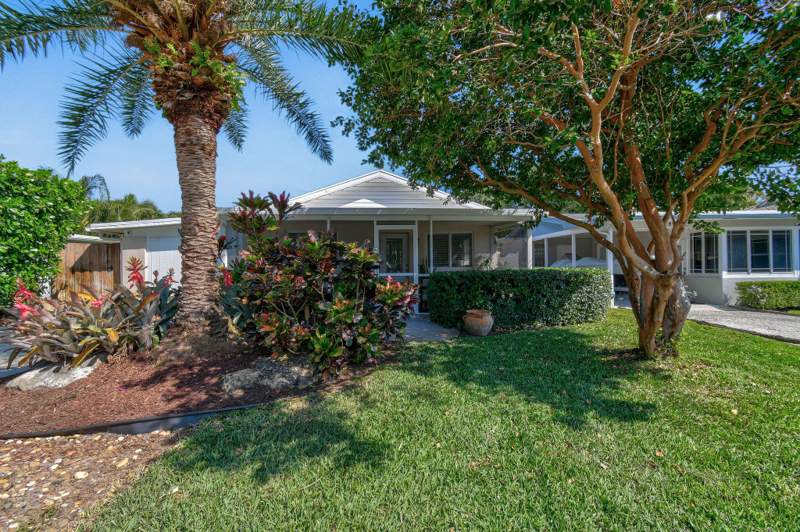 3 bedroom Single Family Residence at 2401 Country Oaks, Palm Beach Gardens, Palm Beach Gardens — photo 4
