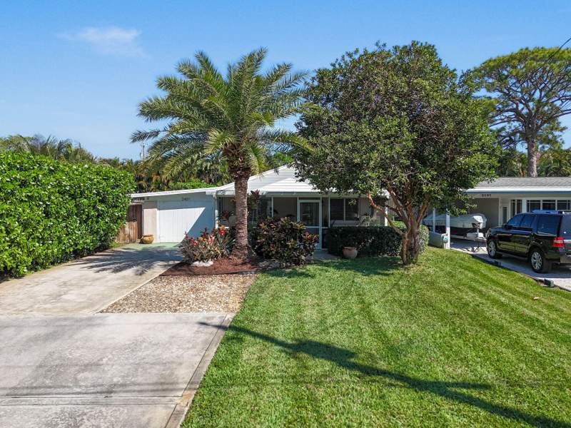 3 bedroom Single Family Residence at 2401 Country Oaks, Palm Beach Gardens, Palm Beach Gardens — photo 2
