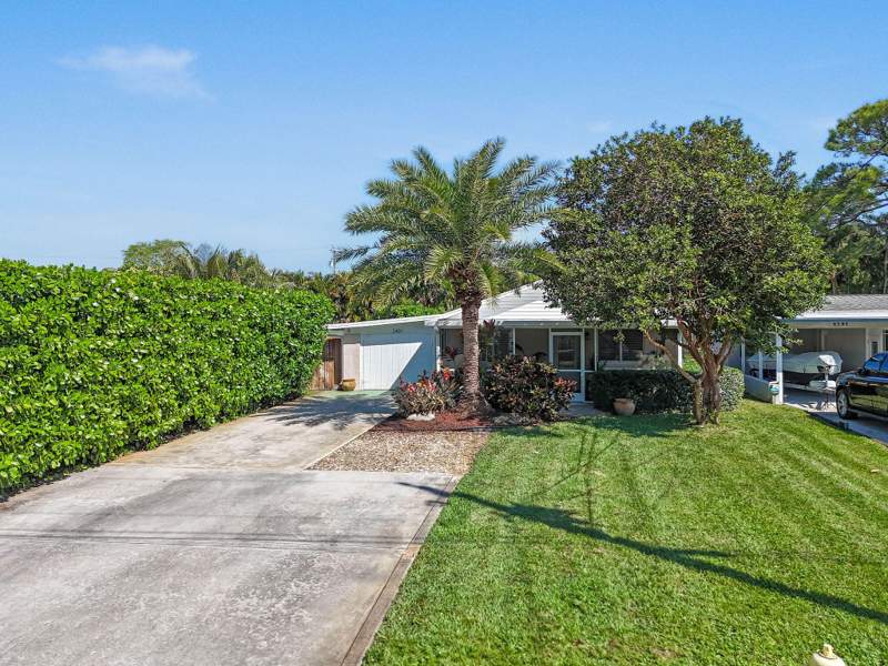 3 bedroom Single Family Residence at 2401 Country Oaks, Palm Beach Gardens, Palm Beach Gardens — photo 3