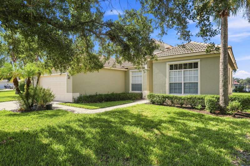 3 bedroom Single Family Residence at 381 NW Sheffield Circle, St James Golf Club Pod E Phase II, Port St. Lucie — photo 3