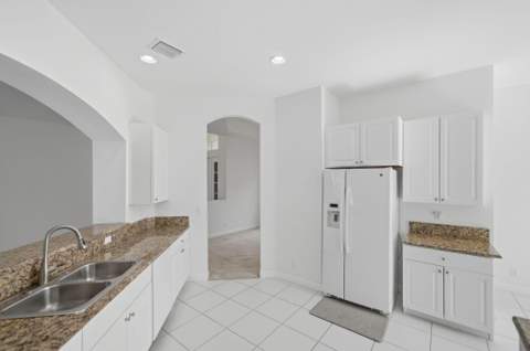 381 NW Sheffield Circle, Port St. Lucie FL - photo 14 of 43