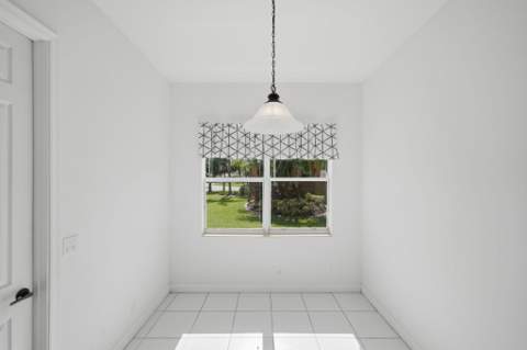 381 NW Sheffield Circle, Port St. Lucie FL - photo 11 of 43