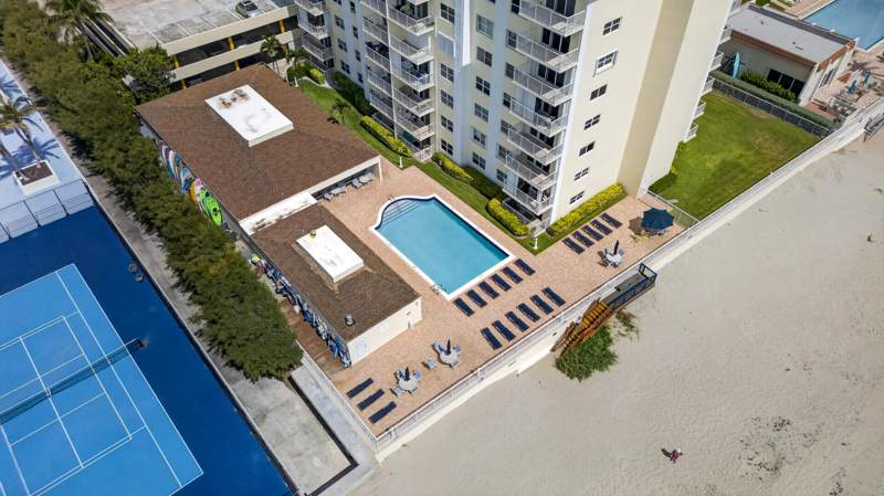 2 bedroom Condominium at 3540 S Ocean Boulevard #208, Le Chateau Royal Condo, South Palm Beach — photo 2
