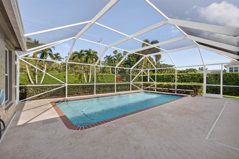 4 bedroom Single Family Residence at 1011 Woodfield Circle, Gardens Hunt Club, Palm Beach Gardens — photo 5