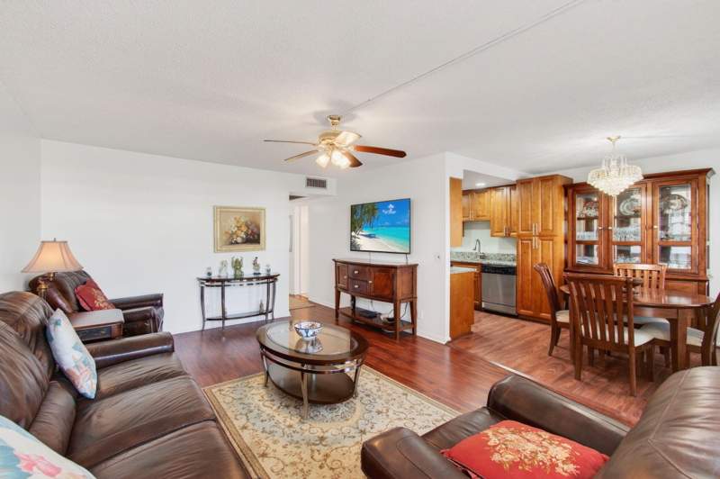 2 bedroom Condominium at 2035 Cornwall B, Century Village, Boca Raton — photo 2