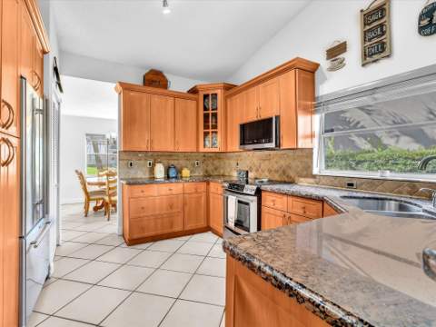 420 NW 188th Terrace, Pembroke Pines FL - photo 14 of 52