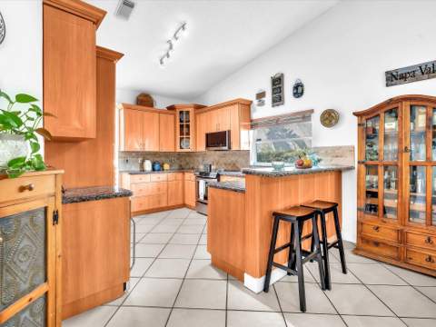 420 NW 188th Terrace, Pembroke Pines FL - photo 16 of 52