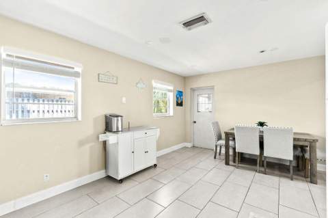1102 Florence Road, Lantana FL - photo 7 of 17