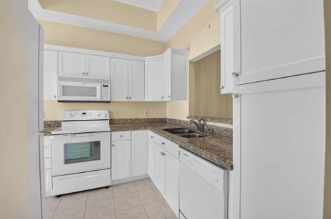 10884 Lake Front Place, Boca Raton FL - photo 10 of 78