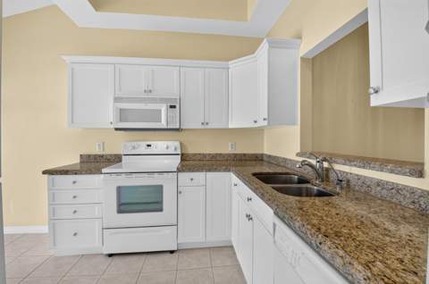 10884 Lake Front Place, Boca Raton FL - photo 9 of 78