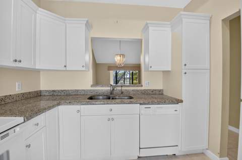 10884 Lake Front Place, Boca Raton FL - photo 11 of 78