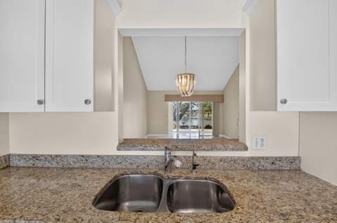 10884 Lake Front Place, Boca Raton FL - photo 12 of 78